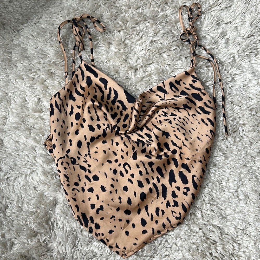 Leopard crop top